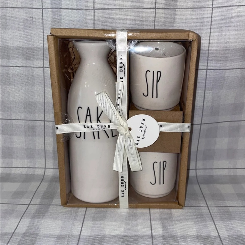Rae Dunn Sake Gift set